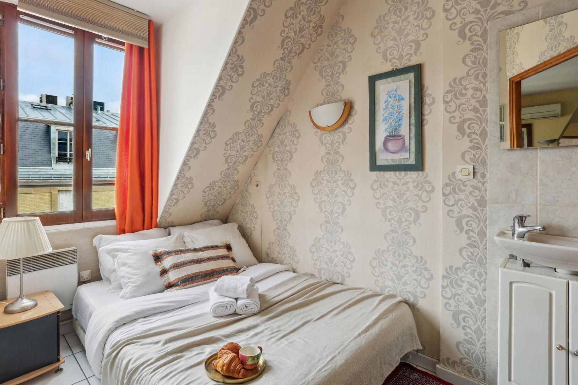 Eiffel Tower & Faubourg - 1Br - Cityapartmentstay Párizs Kültér fotó